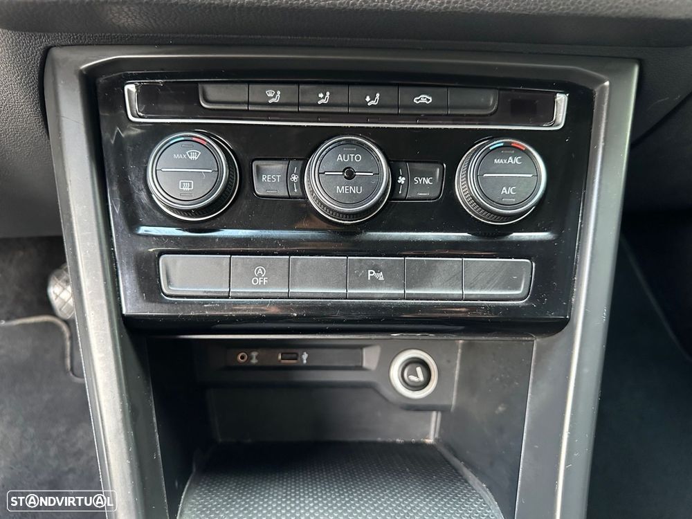 VW Touran 1.6 TDI Confortline - 17