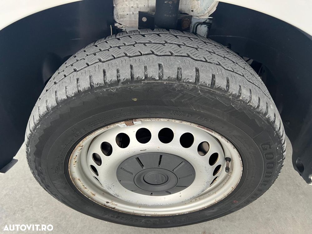Volkswagen Transporter 2.0 TDI 110 kW KR Comfortline DSG 4M - 28