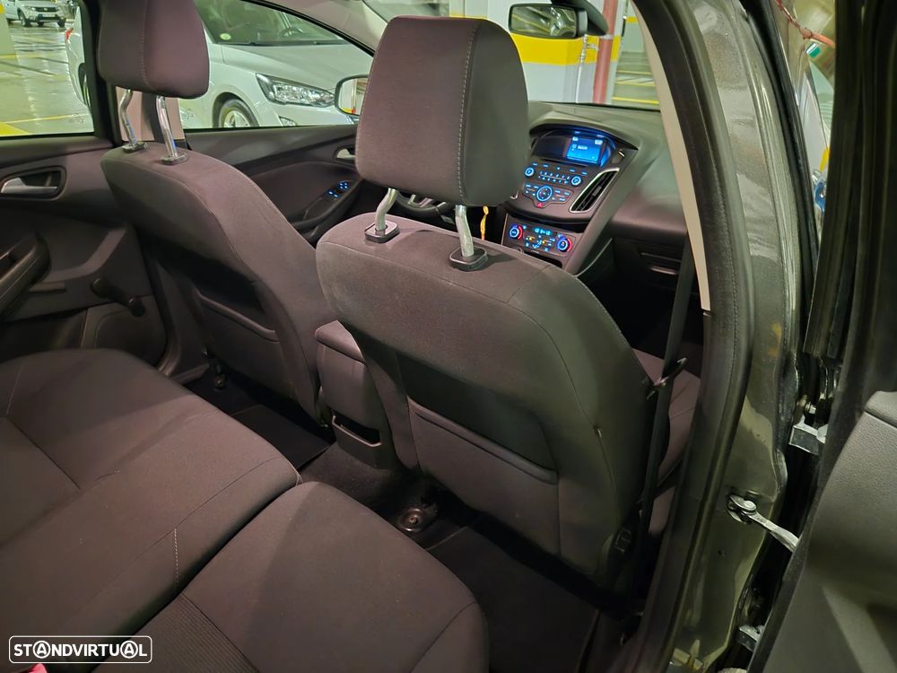 Ford Focus SW 1.5 TDCi EcoBlue Active - 28