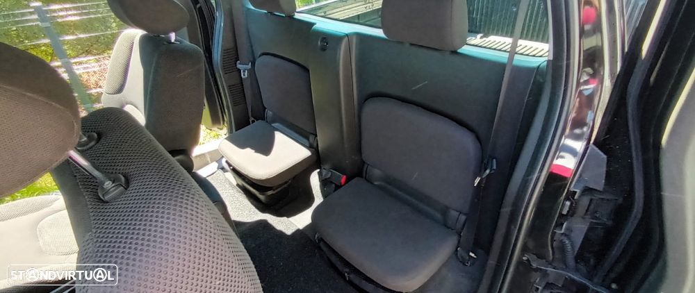 Nissan Navara 2.5 dCi KC LE - 8