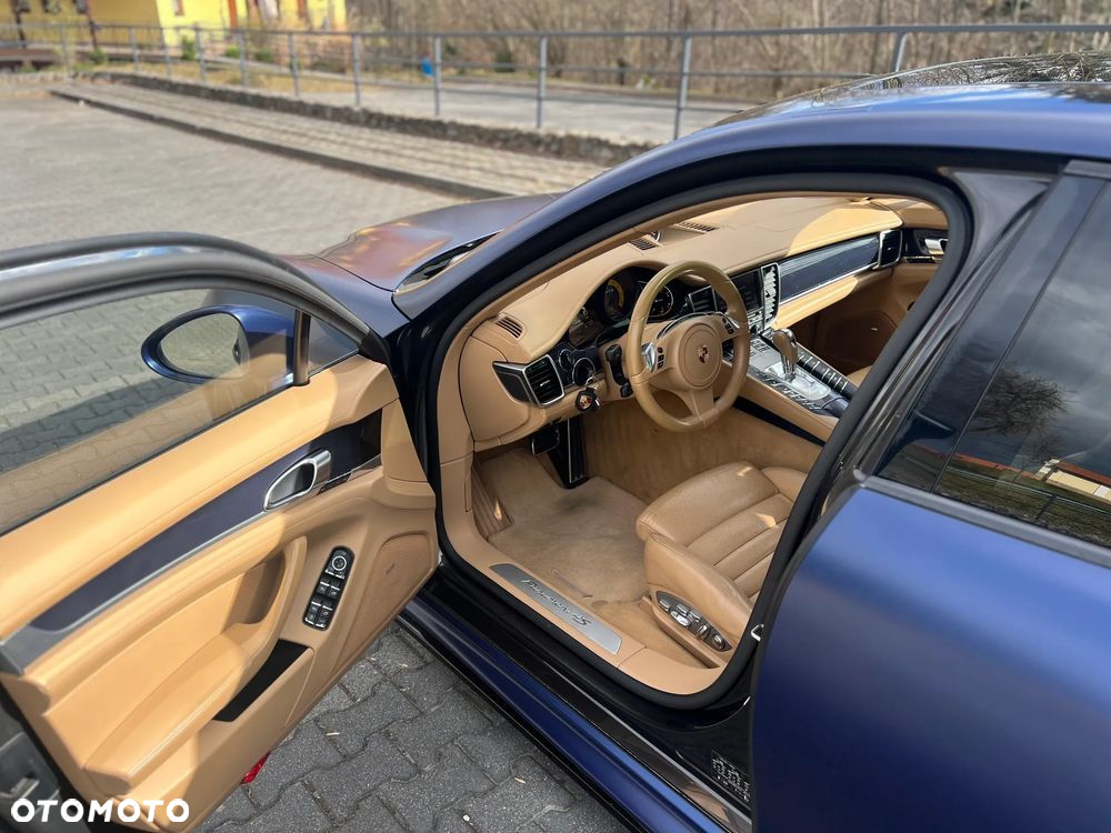 Porsche Panamera 4S PDK - 13