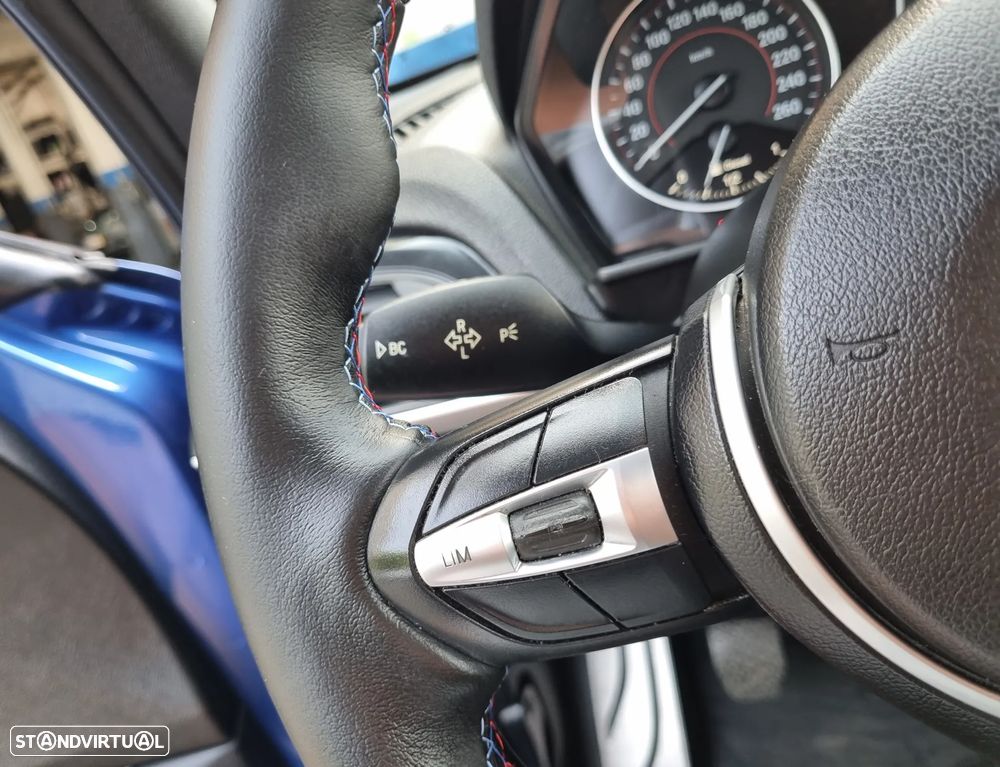 BMW 118 d Pack M - 17