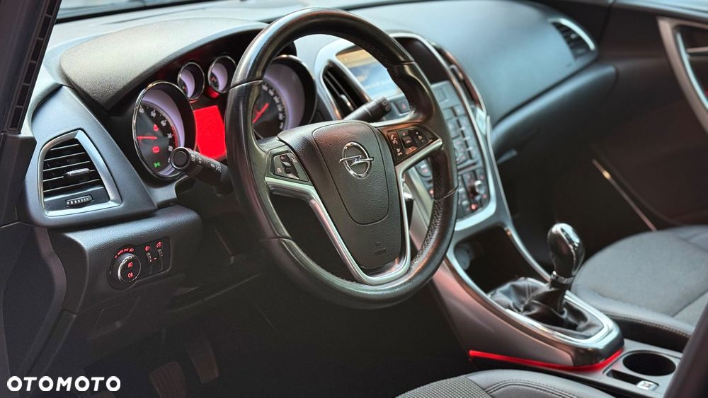 Opel Astra 1.4 T Cosmo - 12