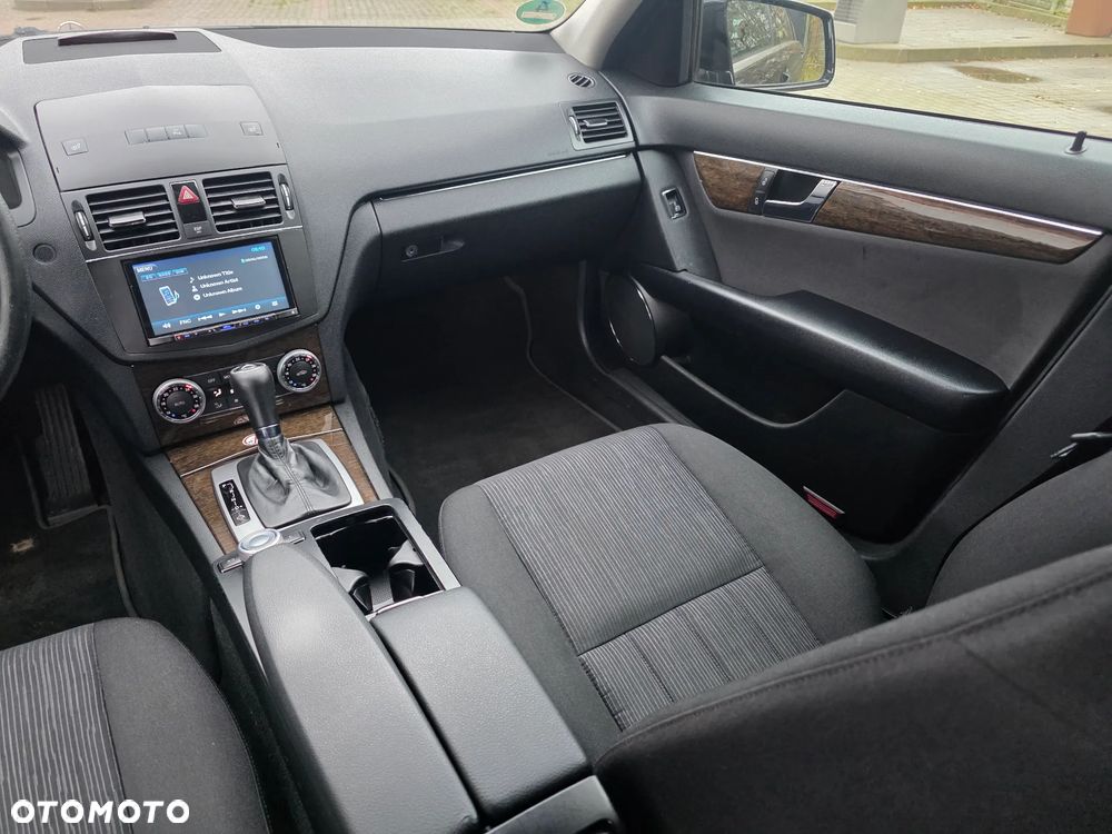 Mercedes-Benz Klasa C 220 CDI DPF Automatik Elegance - 23