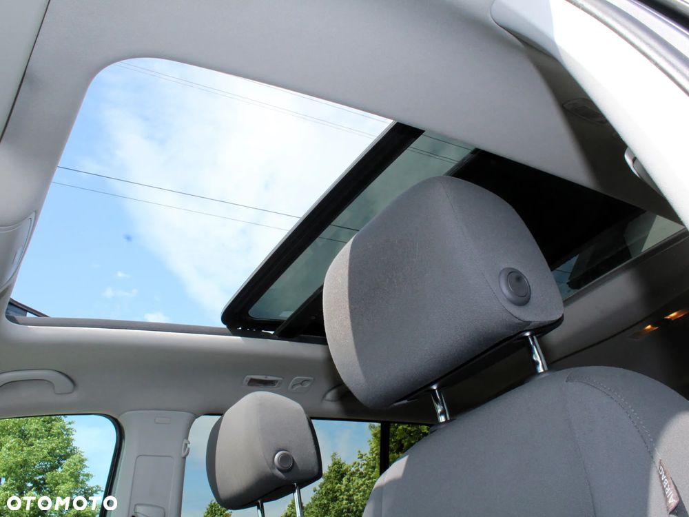 Volkswagen Touran 2.0 TDI DPF Highline DSG - 15
