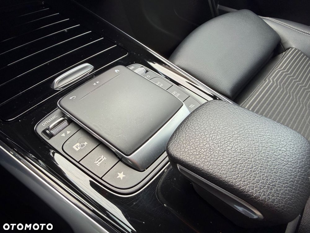 Mercedes-Benz GLB 200 d 8G-DCT Progressive - 21