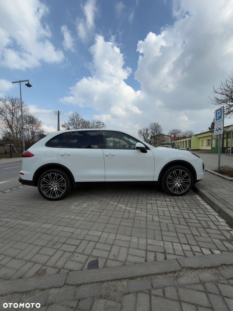 Porsche Cayenne - 2