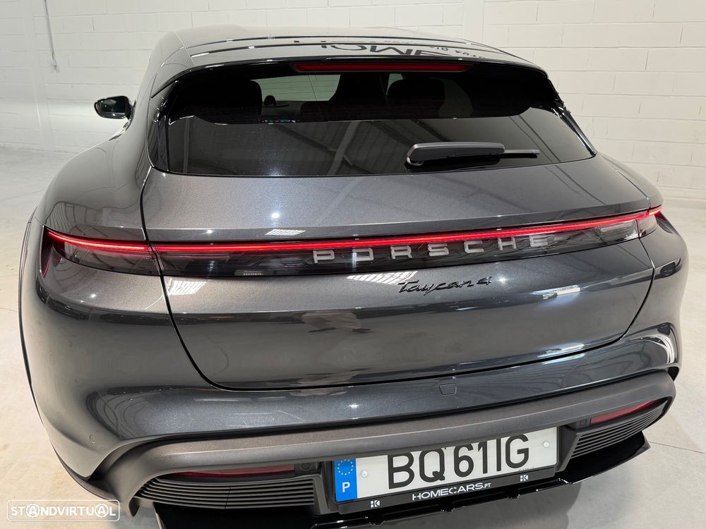 Porsche Taycan Cross Turismo 4 - 31