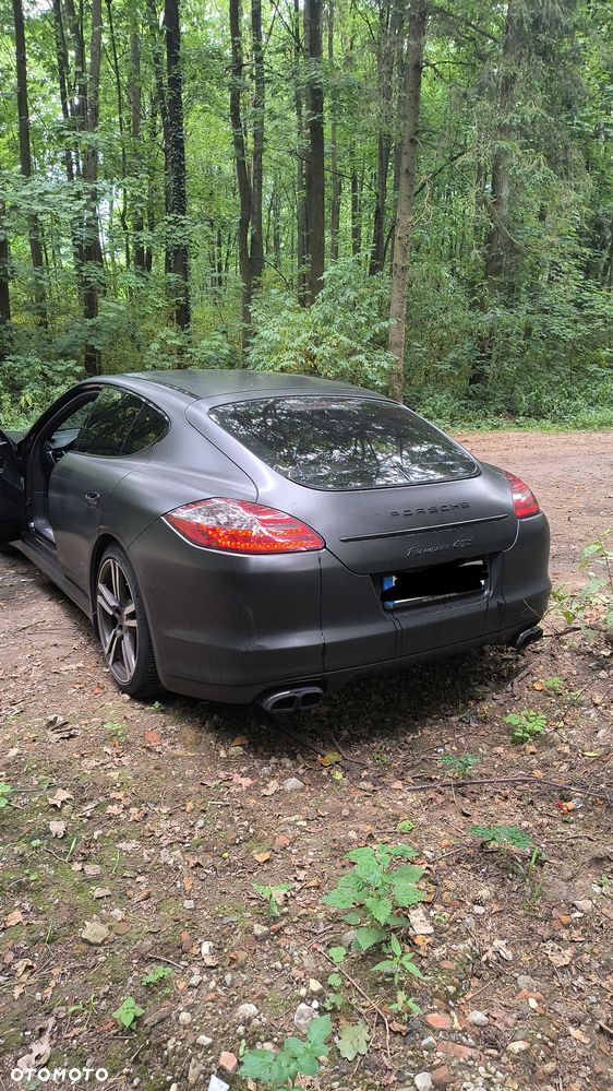 Porsche Panamera - 4