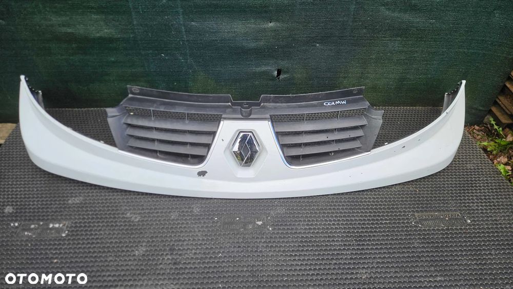 Atrapka 623100251R 93856152 Atrapa Gril Osłona Chłodnicy Kratki Emblemat Znaczek Renault Trafic II 2 Lift - 1