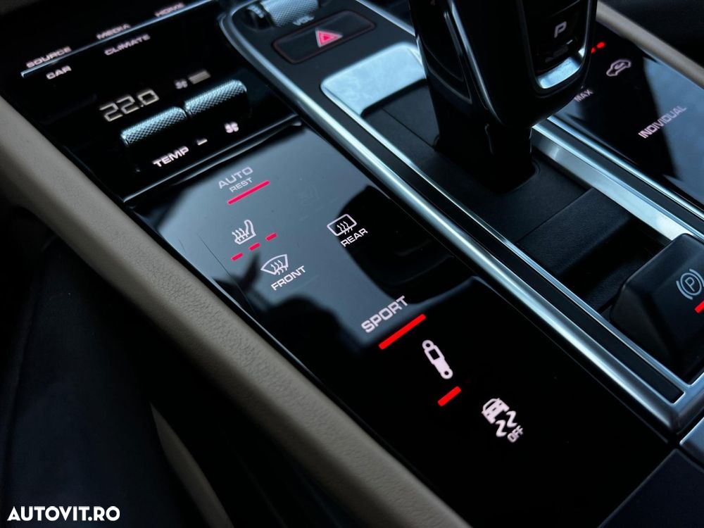 Porsche Cayenne - 16