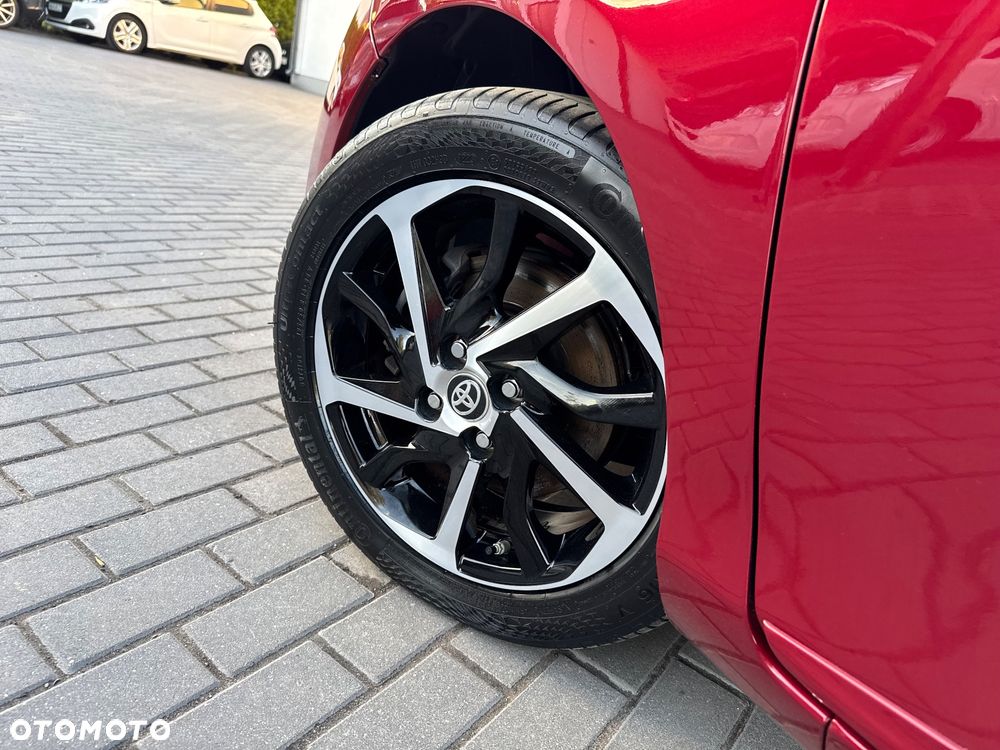 Toyota Yaris Hybrid 100 Selection Platinum - 21