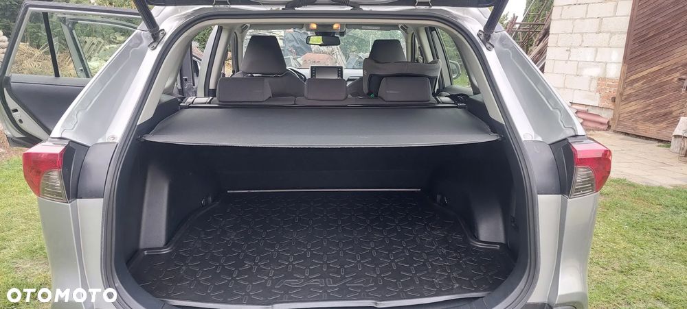 Toyota RAV4 - 11
