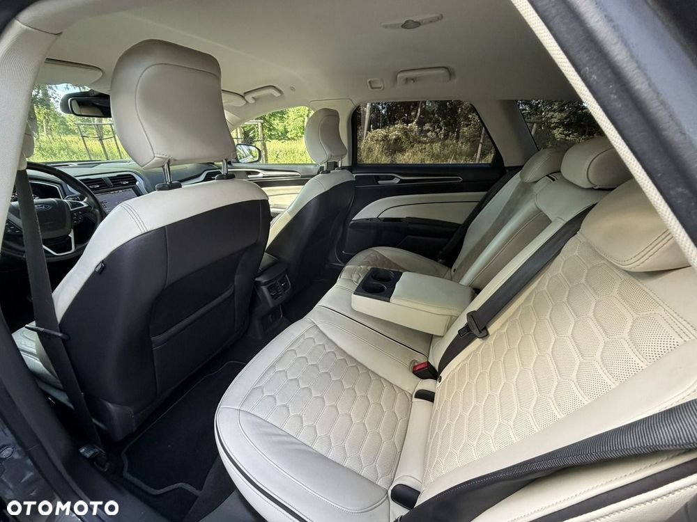 Ford Mondeo - 22