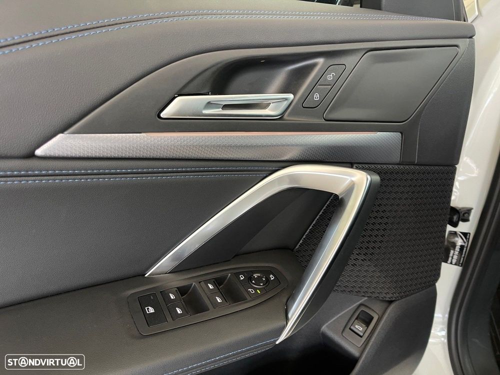 BMW iX1 eDrive20 M Sport Pack - 9