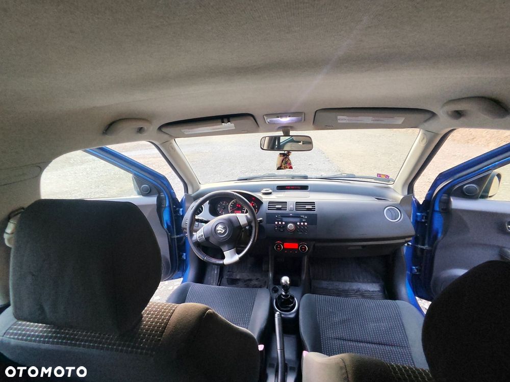Suzuki Swift 1.3 DDiS 16v GLX - 17
