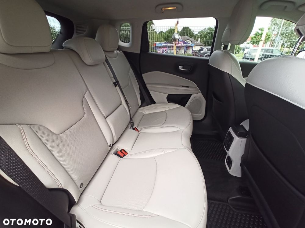 Jeep Compass - 10