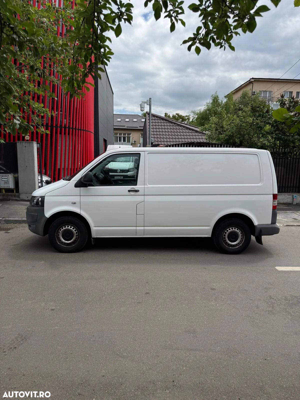 Volkswagen Transporter - 1