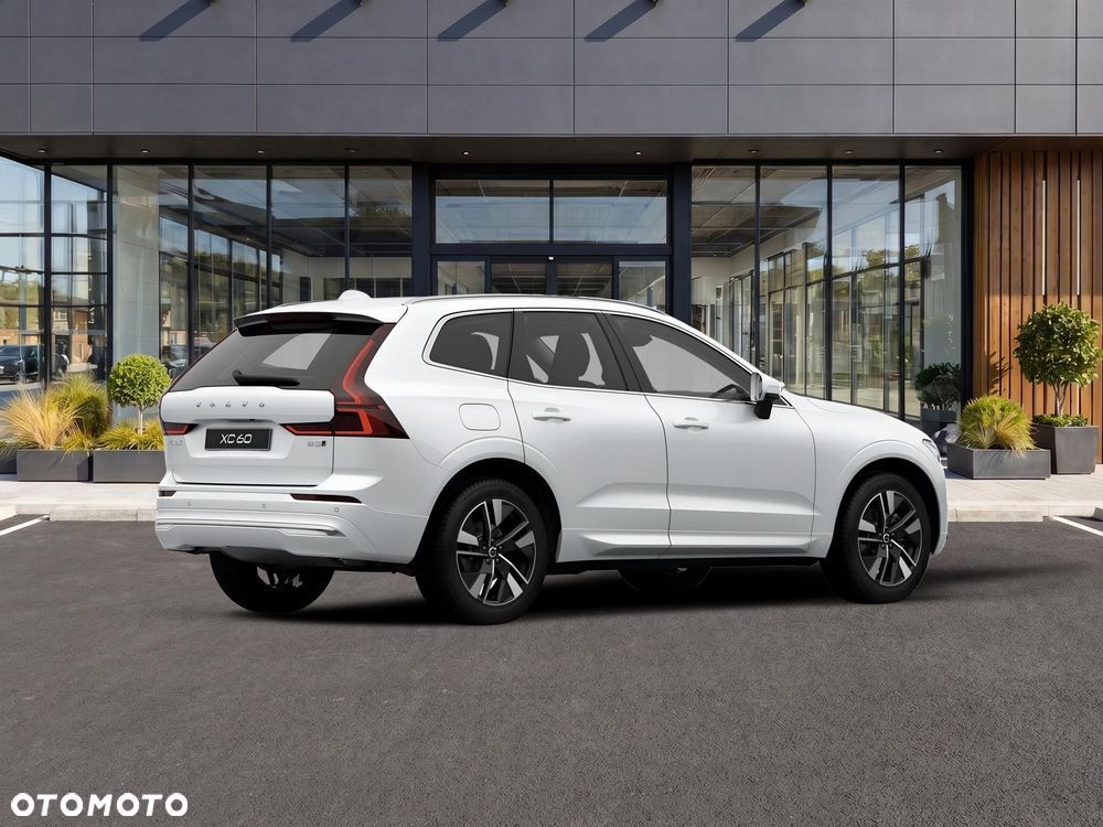 Volvo XC 60 B5 B AWD Ultra Bright - 4