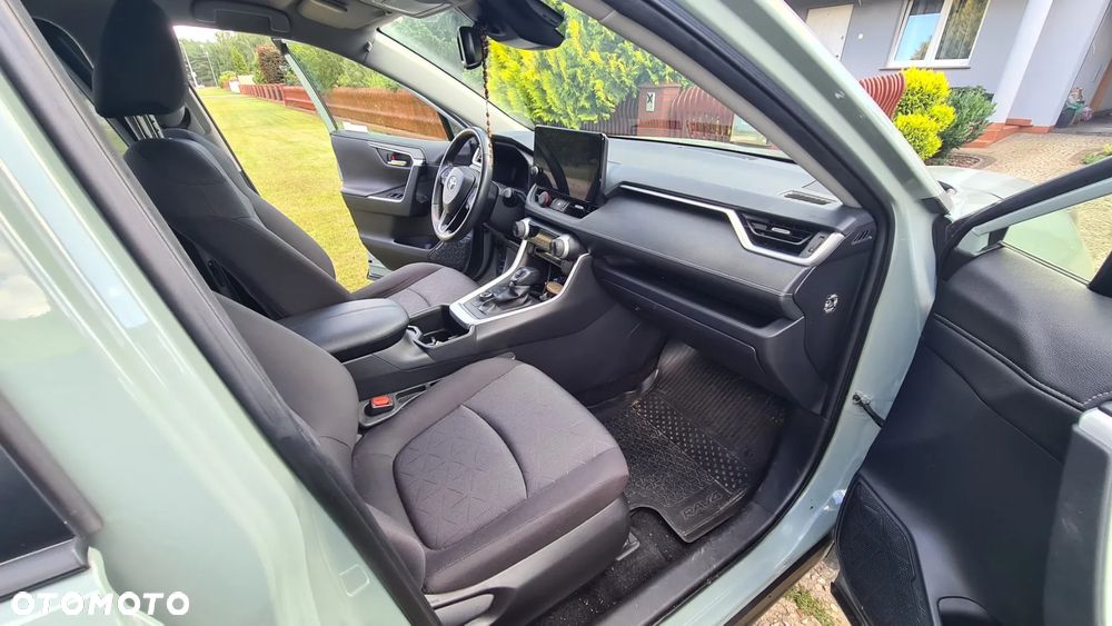 Toyota RAV4 - 8