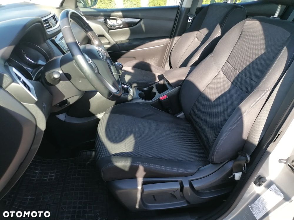 Nissan Qashqai 1.6 DCi Acenta EU6 - 17