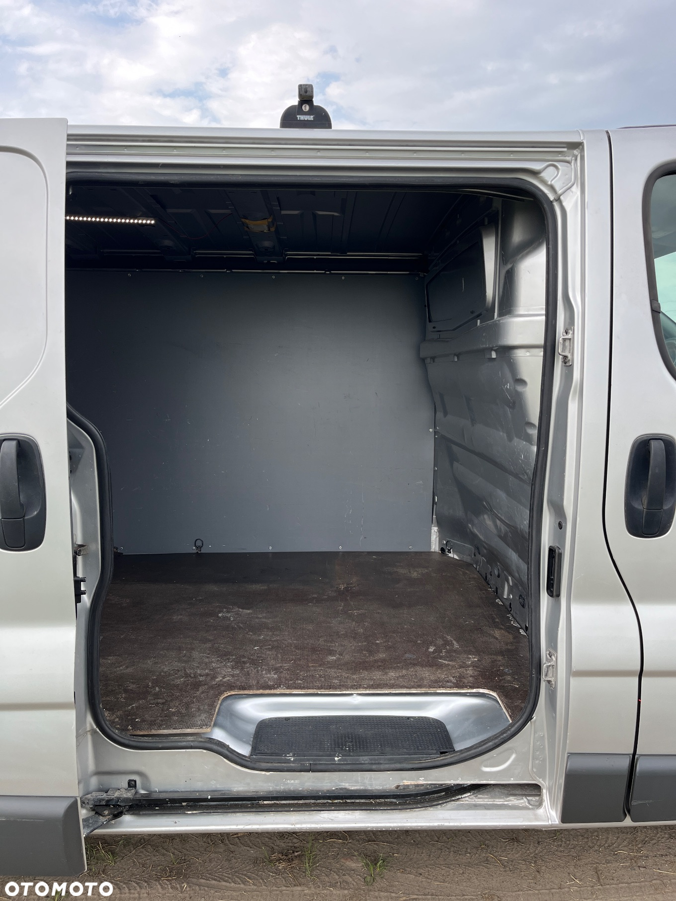 Opel Vivaro - 11