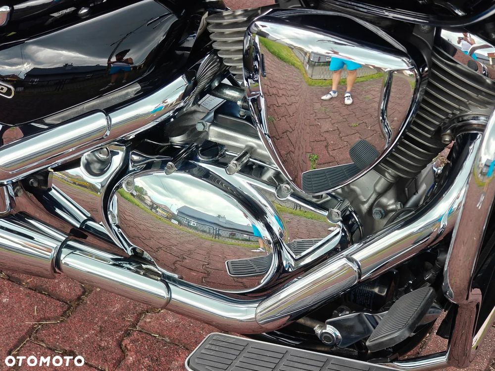 Suzuki Intruder - 11