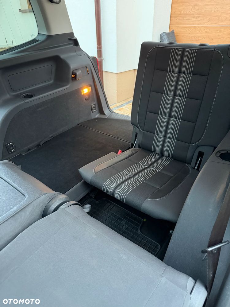 Volkswagen Touran 1.6 TDI DPF MATCH - 26