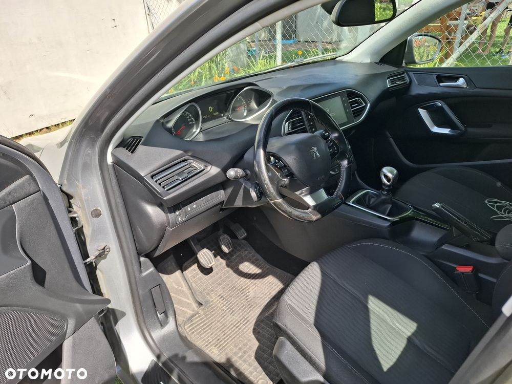 Peugeot 308 1.6 BlueHDi Allure S&S - 3