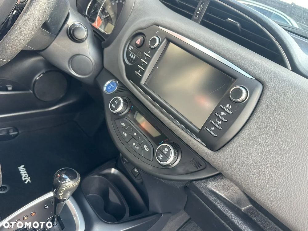 Toyota Yaris Hybrid 100 Active EU6 - 16