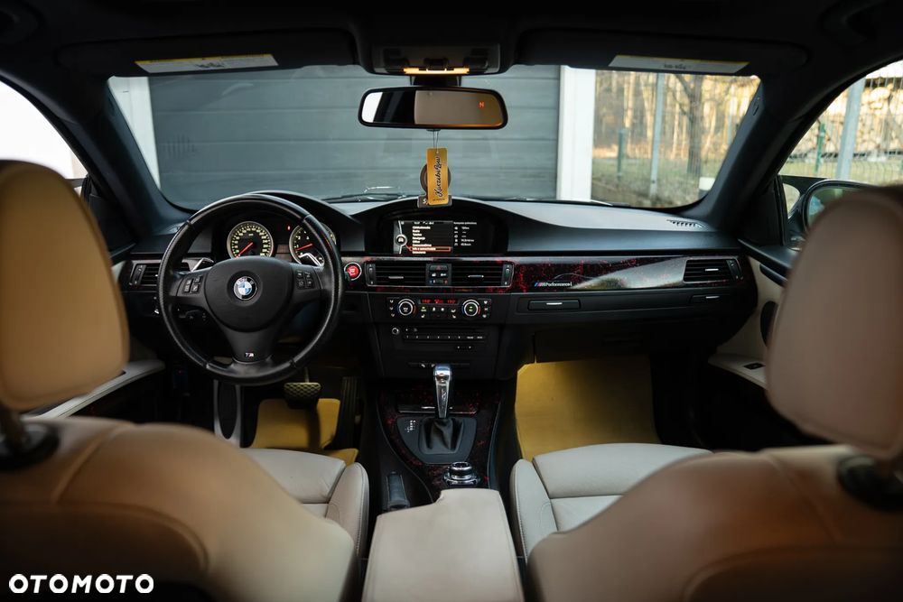 BMW Seria 3 335i - 24