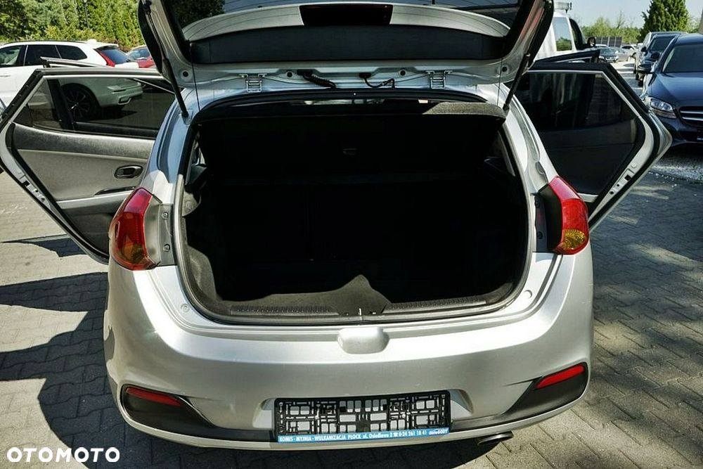 Kia Ceed - 27