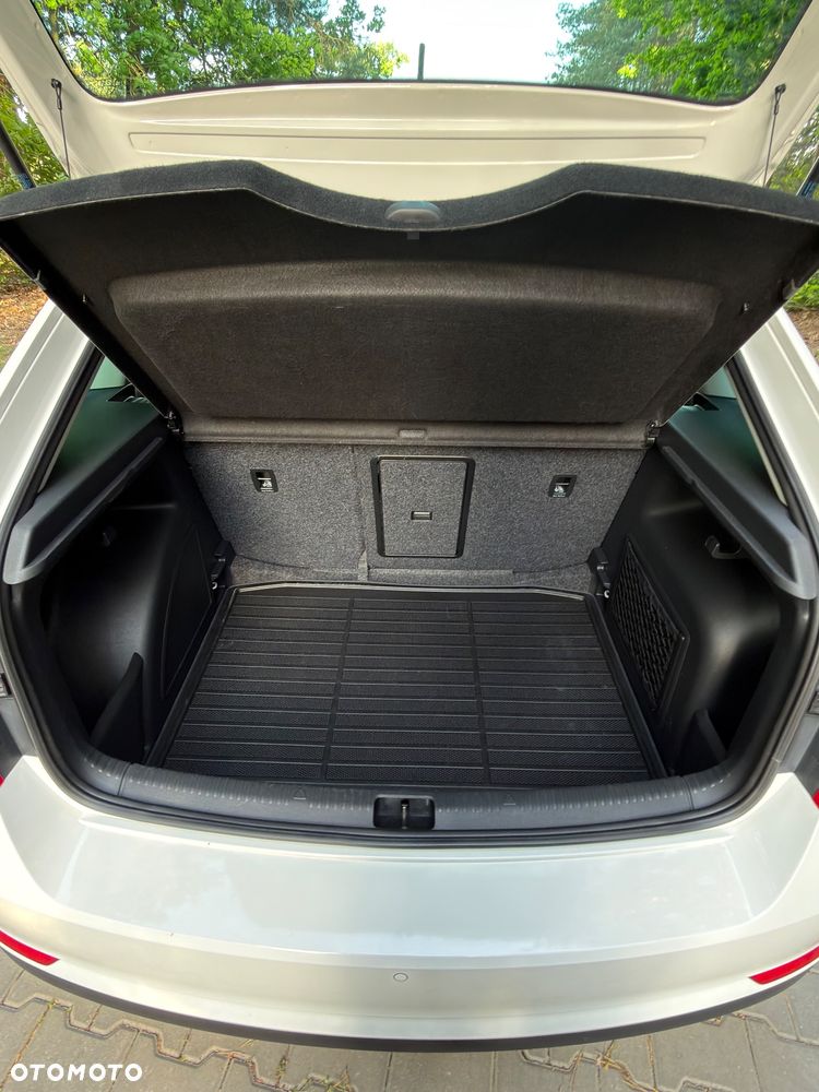 Skoda RAPID - 12