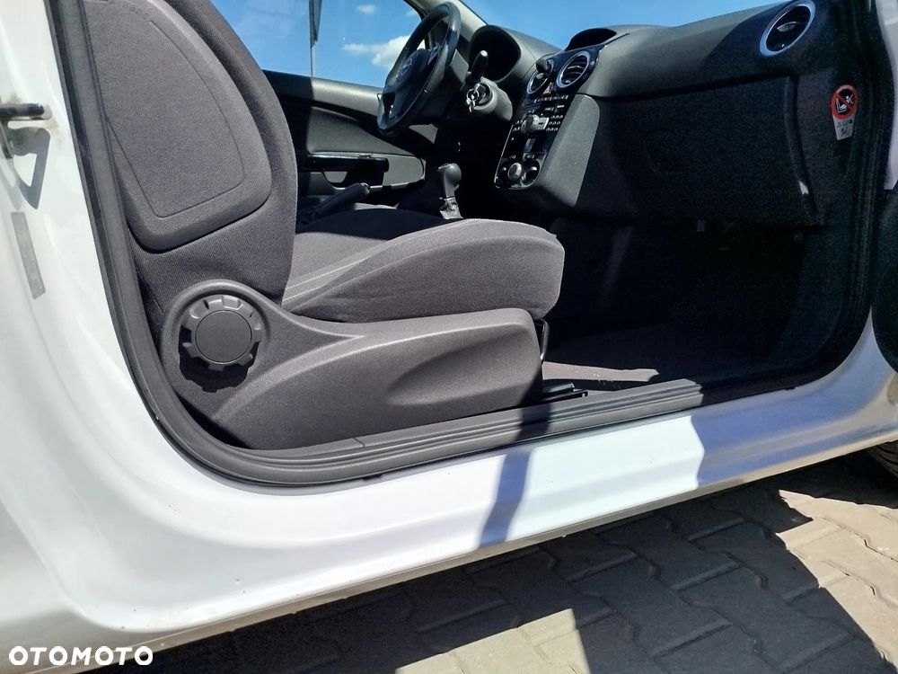 Opel Corsa - 18