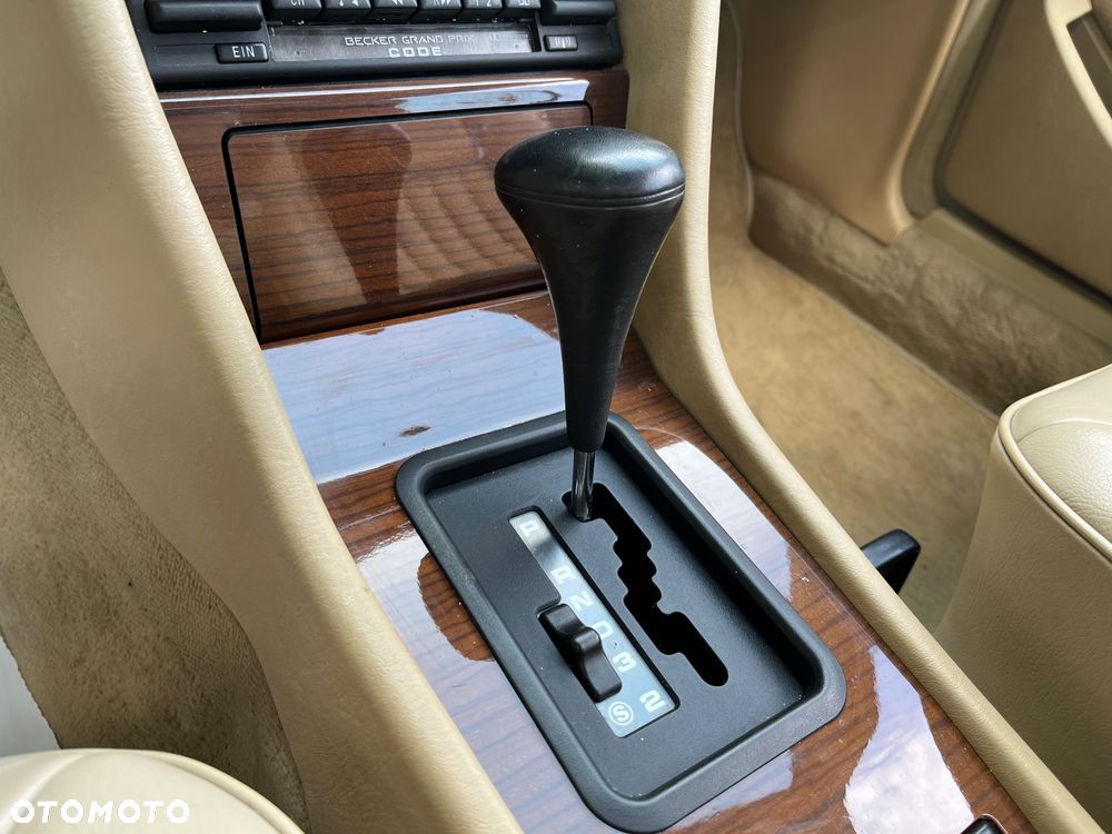 Mercedes-Benz W124 (1984-1993) - 12