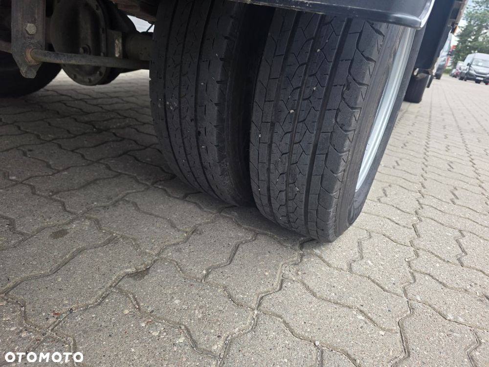 Iveco 35C16 Kontener z Winda 8ep Silnik 3L Bliźniaki 50C18 50C16 - 9