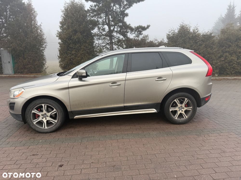 Volvo XC 60 D5 AWD Momentum - 3