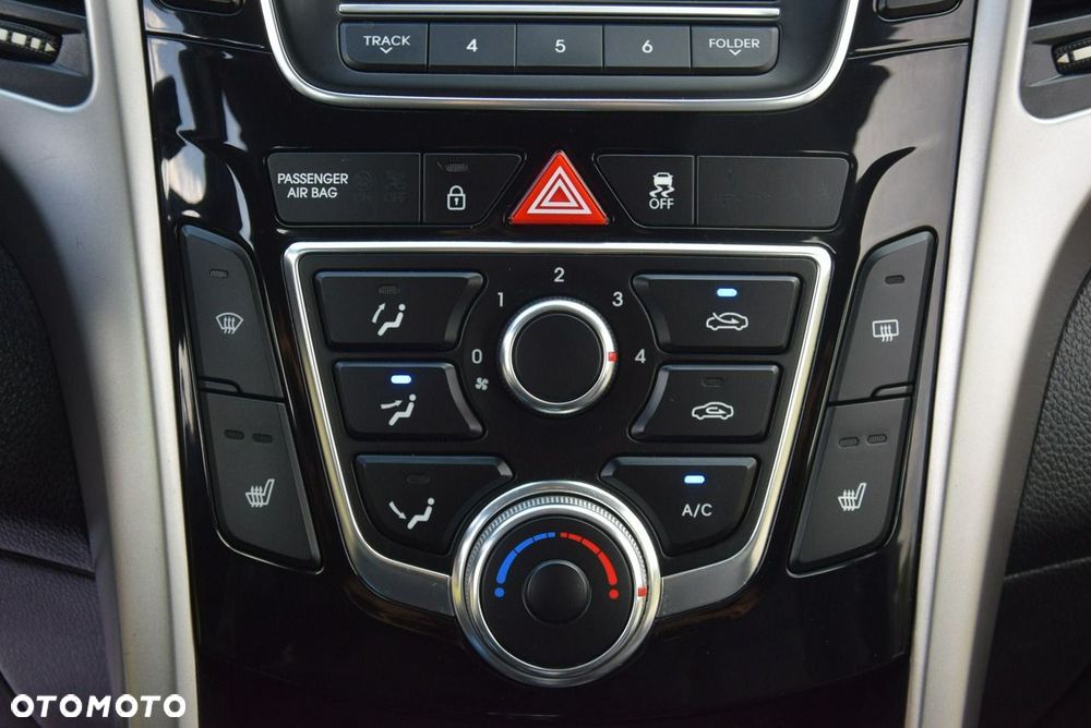 Hyundai i30 blue 1.6 GDI Trend - 26