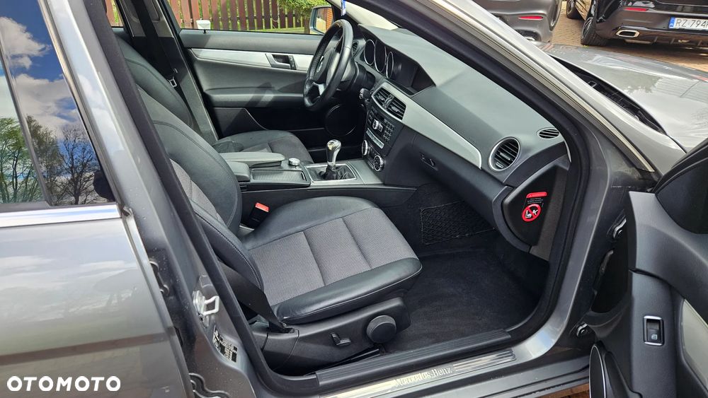 Mercedes-Benz Klasa C 180 Kompressor BlueEFFICIENCY Avantgarde - 11