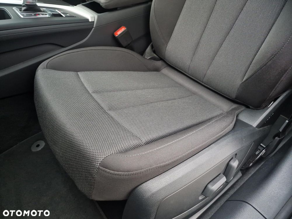 Audi A4 Limousine - 12