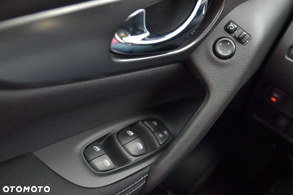 Nissan Qashqai 1.6 DCi N-Connecta EU6 - 28