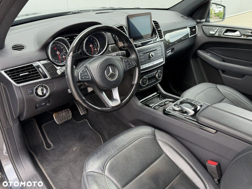 Mercedes-Benz GLS - 14