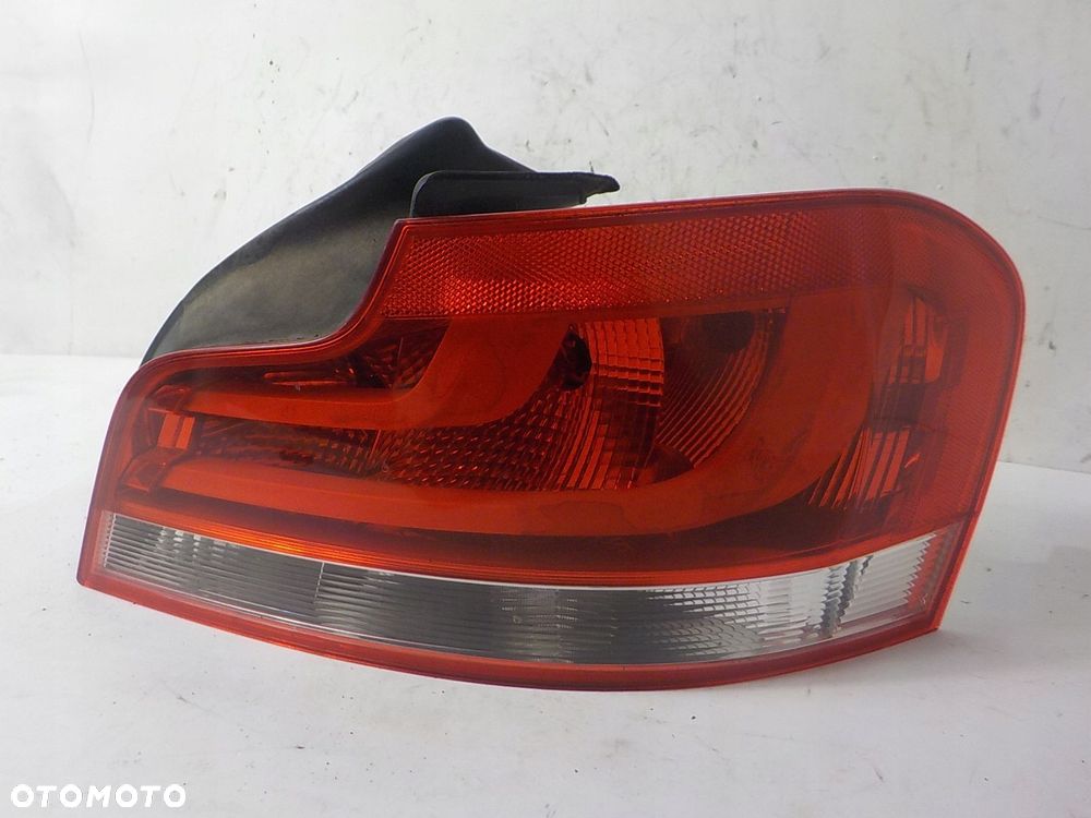 BMW 1 E82 E88 LIFT LAMPA PRAWA TYŁ TYLNA - 2
