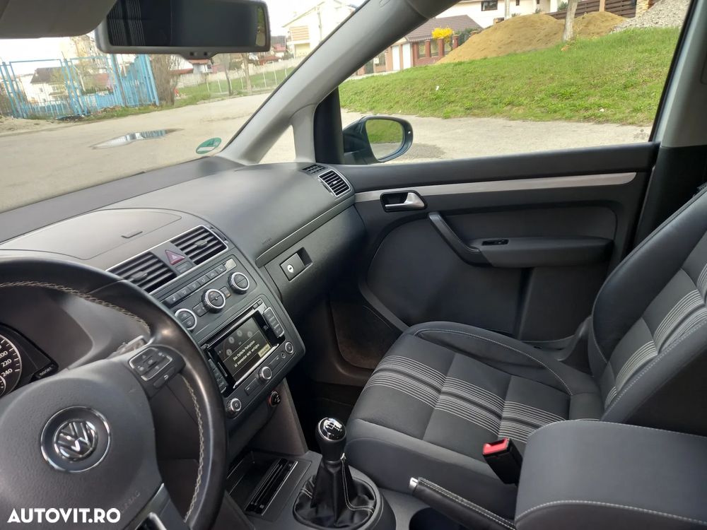 Volkswagen Touran 1.6 TDI DPF BlueMotion Technology MATCH - 12