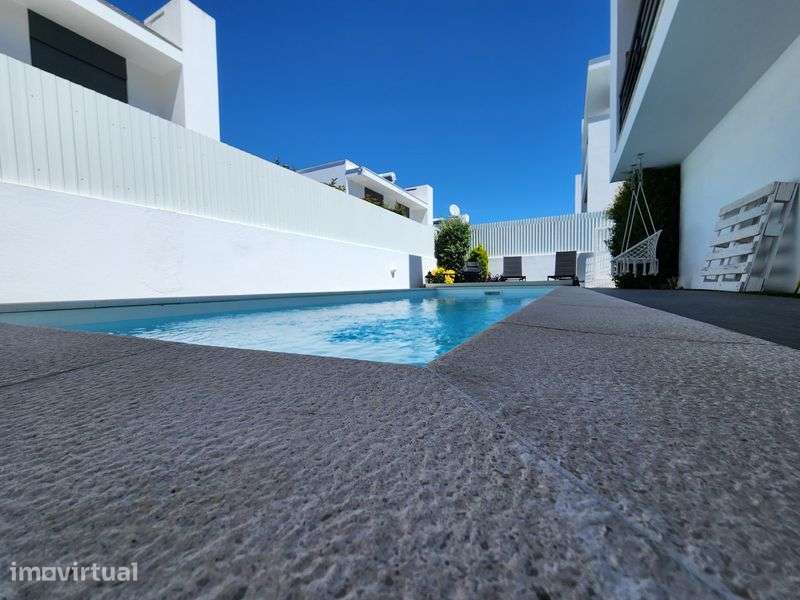 Moradia T4 isolada | Garagem | Cave | Piscina | Charneca da Caparica - View 5