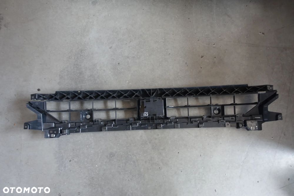 KRATKA ŚRODKOWA ZDERZAKA AUDI Q3 II 18r. SLINE 83A - 2