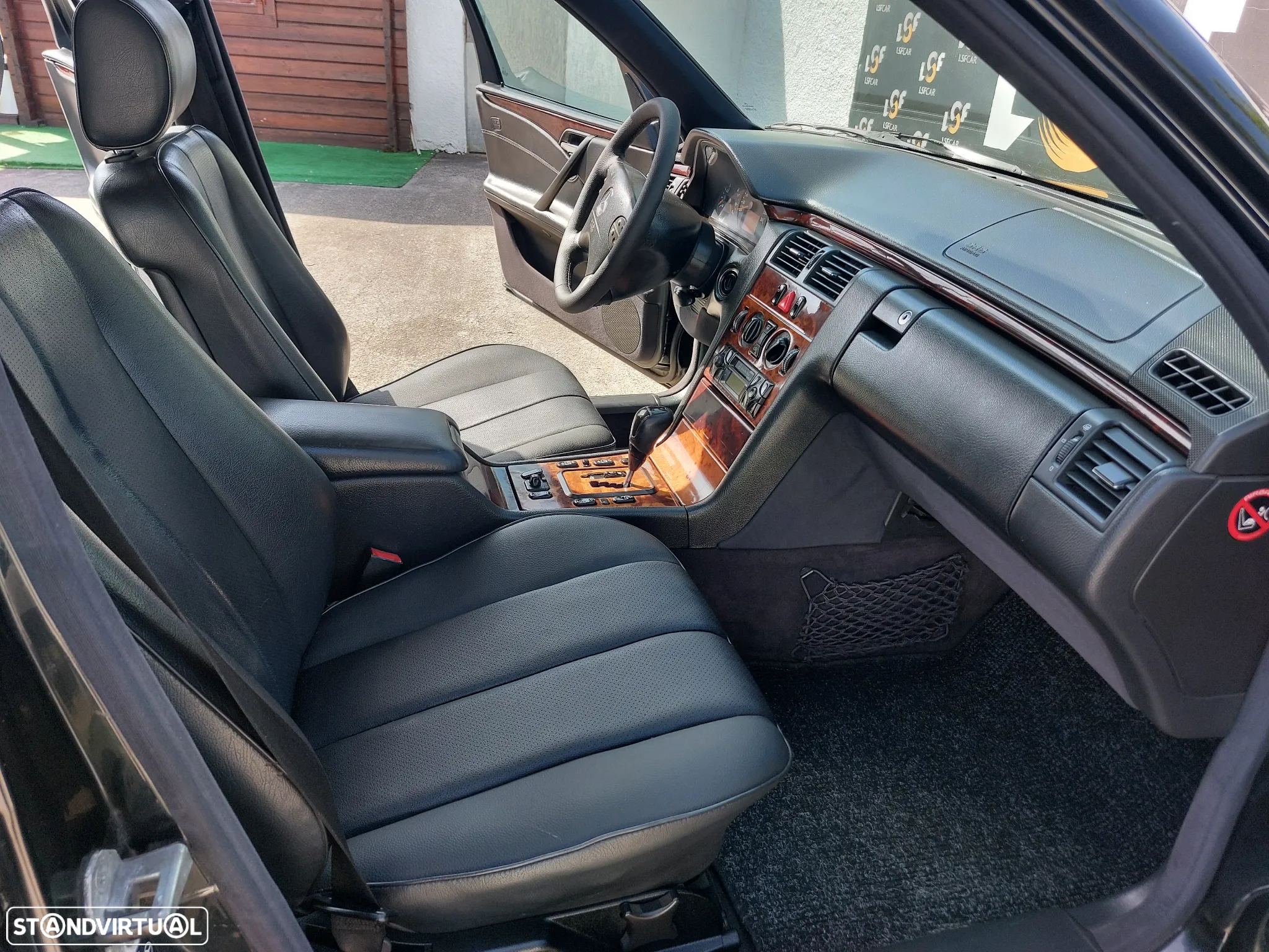 Mercedes-Benz E 220 - 11