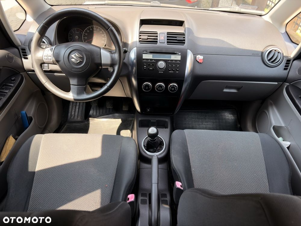 Suzuki SX4 1.5 - 8