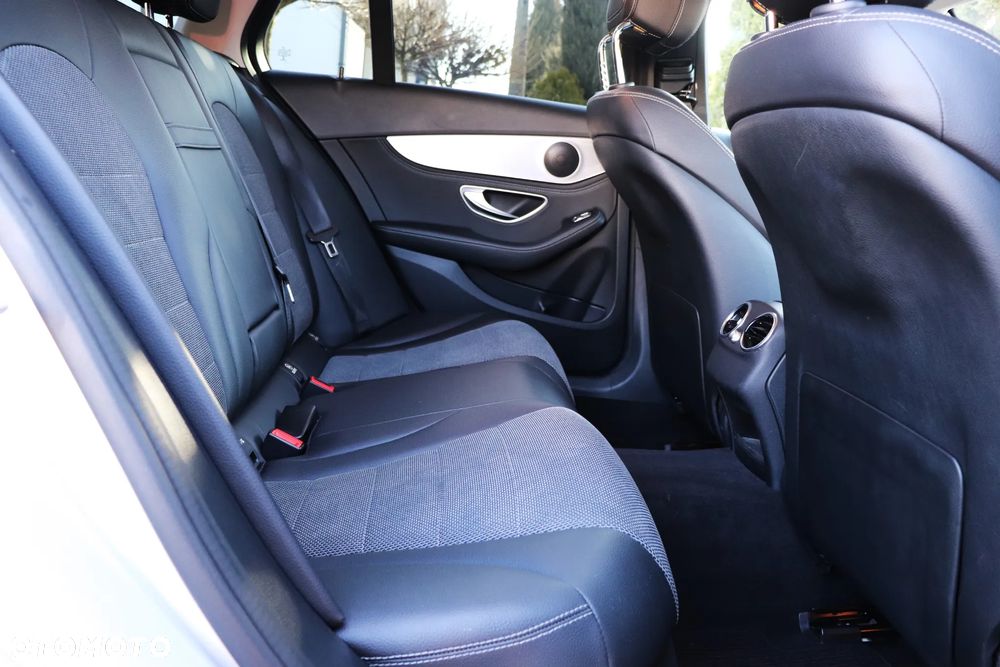 Mercedes-Benz Klasa C 180 Avantgarde - 23