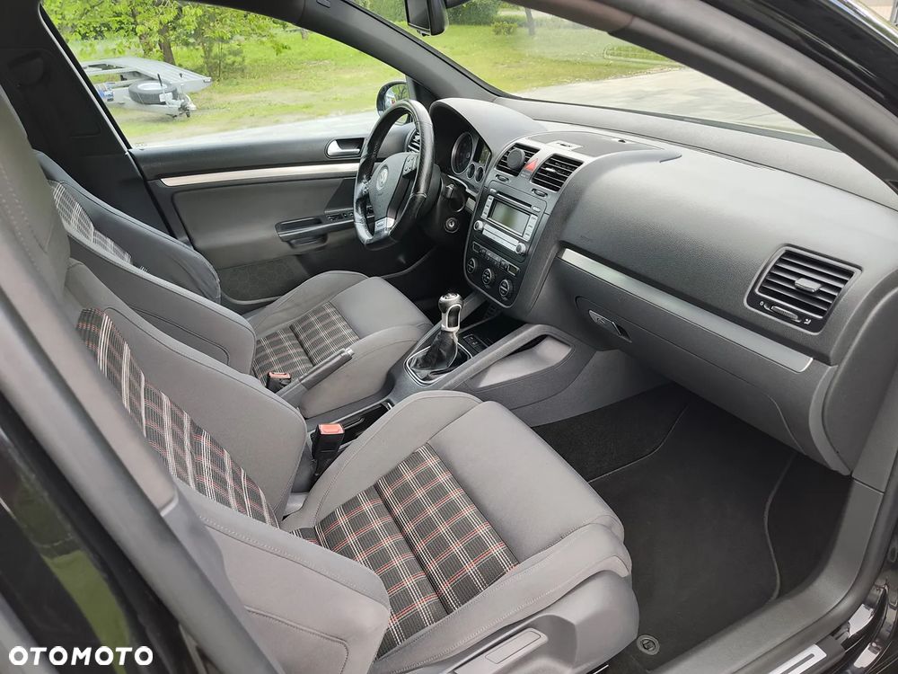 Volkswagen Golf - 15